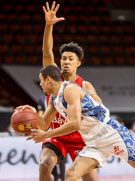 迅速拉开 迅速拉开